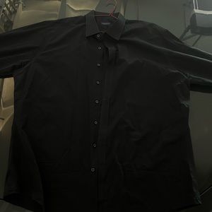 High quality, basic black men’s long sleeve shirt